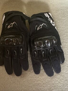 Alpinestars Black Motorcycle Gloves with Carbon Knuckle Guards